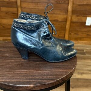 Elegant Black Ankle Boots with Braided Accent